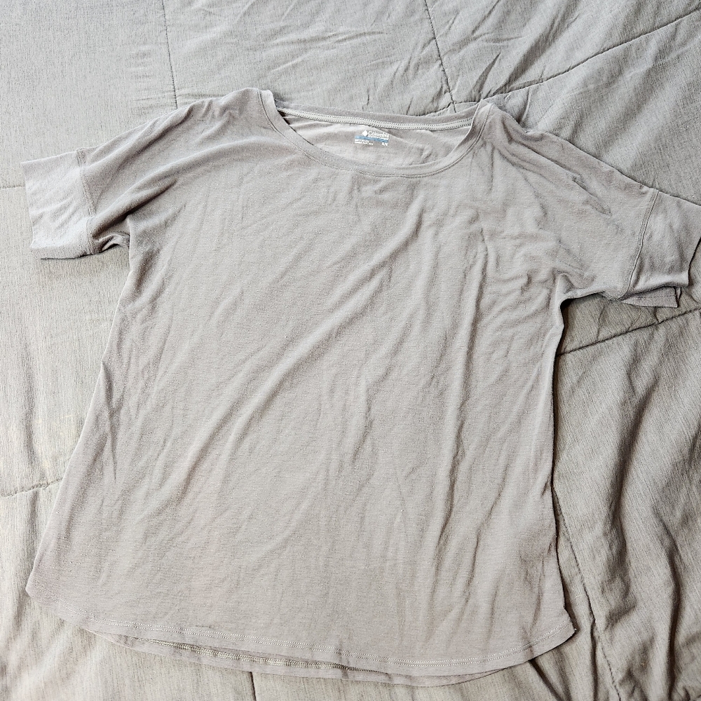 Columbia Solid Gray T-Shirt